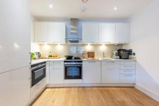 Lovely, spacious 2BR Apartment central Kingston - Pass the Keys - 8