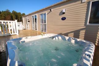 Oakdene 2 Bedroom Sublime Caravan with Hot Tub - 0
