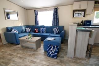 Oakdene 3 Bedroom Sublime Caravan with Hot Tub - 3