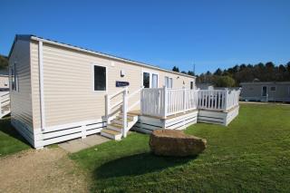 Oakdene 3 Bedroom Sublime Caravan with Hot Tub - 1