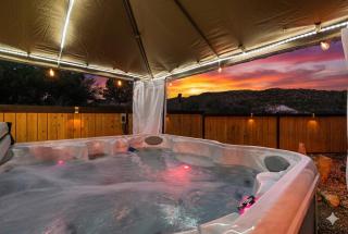 Travelers' Dream Home, King Beds, Hot Tub, Grill, Near Trails, Views - 6