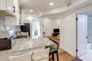 Fire Pit and Yard! Modern DC Unit Near H Street - 5