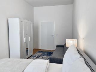 3BR I 7 Min to U1 I Fast Wifi I 10 Min to Downtown - 2