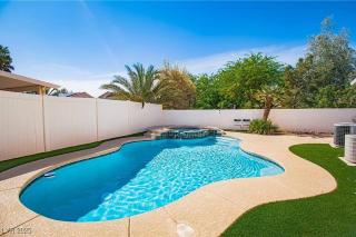 Nirvana Escape, Pool, hot tub, game room, home gym! - 5