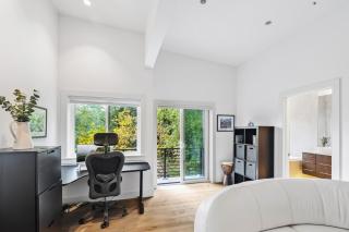 Bayview Modern Luxury by the Lake - 2