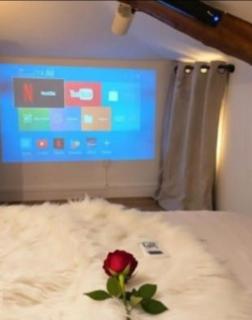 Nuit Romantique, Spa, Champagne, Cinéma, Flipper - Escapade Veyloise - 2