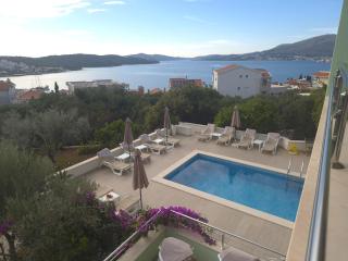 SEALUXE Apartments with Heated Pool and Sea View - 8
