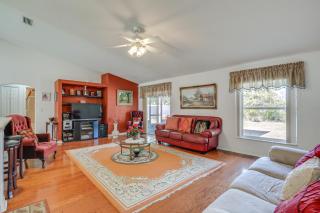 8 Mi to Sea! Snowbird Haven with Porch in Palm Coast - 4