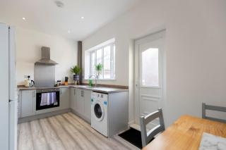 2-Bed House•Free Parking•WiFi•Long Stays Welcome - 3