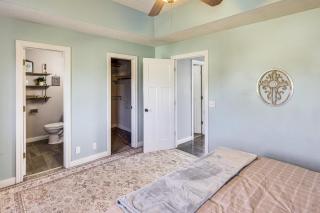 Spacious and Family Friendly! Lincoln Home with Deck - 1