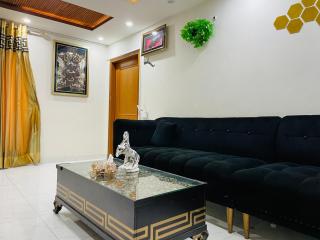 Al Syed Majestic Stays, Luxury Family Apartments in Bahria Town, Lahore - 6