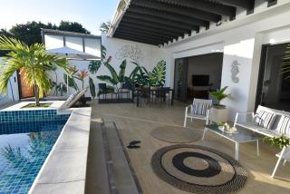 Cap Ouest Beachfront Luxury Penthouse & Apartment - Flic-en-Flac - 5