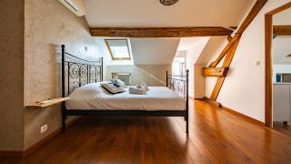 Maison ALMA Piscine -Baby Foot - Cheminée- Jacuzzi - 7