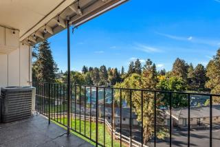Updated Condo with Deschutes River View - 3