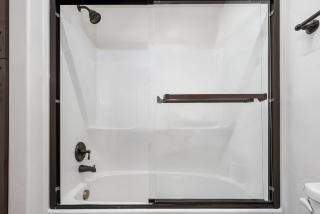 Spacious Townhome w 4 King Suites near Clubhouse - 4