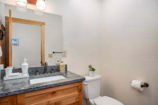 Spacious Townhome w 4 King Suites near Clubhouse - 3