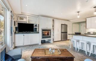 Riverfront Cottage - Steam Room & Pet Friendly - 2