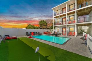 PCB 5-Min Walk to Beach! Heated Pool, Sleeps 11 - 0