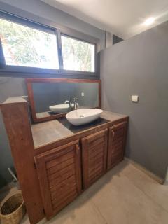 Vince saly house 1 - 8