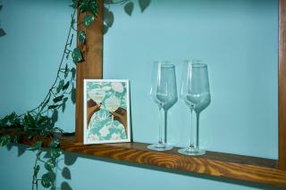 5 min From Train with Queen Bed - 8