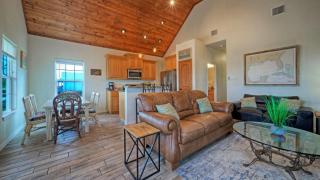 Coles Cabin by AvantStay Coastal Retreat • Pool Access Balcony Water Views Mins to Beach - 8