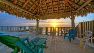 Coles Cabin by AvantStay Coastal Retreat • Pool Access Balcony Water Views Mins to Beach - 5