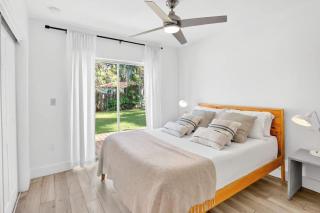Spacious Miami 4BR Retreat with Pool & BBQ - 1
