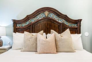 Private Porch with Parking - 2 Blocks to King - Charleston - 1