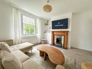 NEW - Luxury 3 bedroom Townhouse - Canterbury City Centre - 9