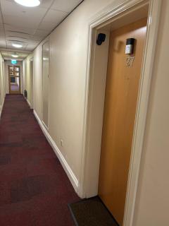 New prime 2 bed 2 bathroom spacious city center apartment with free secure parking - 3