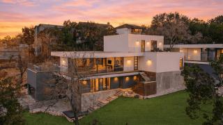 Hunters Estate by AvantStay Design-Forward Hillside Home Private Pool Firepit Close to Lake Travis Downtown Austin - 0