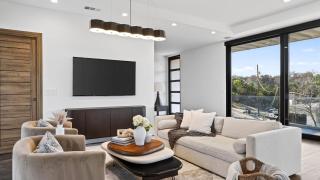 Hunters Estate by AvantStay Design-Forward Hillside Home Private Pool Firepit Close to Lake Travis Downtown Austin - 3