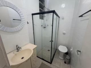 Studio completo no Catete, em andar alto, com vista livre , próximo Metrô e praia do Flamengo, ar , wifi, tv, pauloangerami RC214 - 1