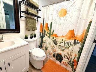 Ranch-3 Bedroom-Pet & Kid-Fenced -EV Charging-King Bed - 4