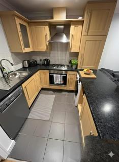 Modern 2 Bedroom Flat with Free Parking Belfast - 5