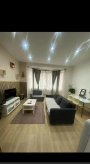 Modern Apartment in Molenbeek-Saint-Jean / 77 m² / Parking - 4