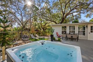 Newly Remodeled Sarasota Retreat with Hot Tub Near Downtown - 2