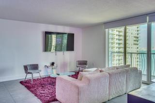 Luxe Miami Vice Condo! Bay Views and Pool Access - 7