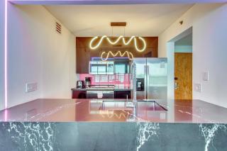 Luxe Miami Vice Condo! Bay Views and Pool Access - 1