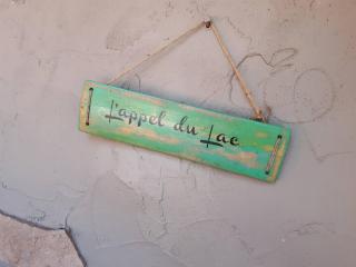 Tranquil lakeside chalet with spa - bike, hike, golf - 1