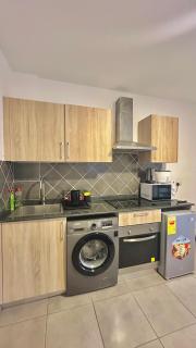 Lovely & cozy 1 bedroom serviced apartment - 2