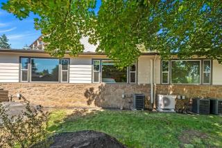 Rustic Cottage with views of the Deschutes River - 2