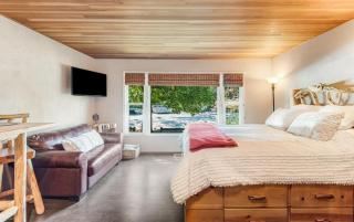 Rustic Cottage with views of the Deschutes River - Bend - 1