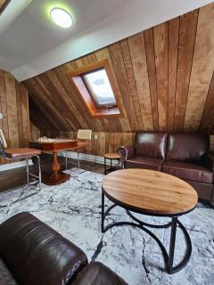 2BR Retreat with King Loft, Near Downtown Hospital - 7