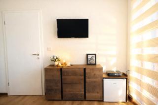 Backyard King AC Parking Summer house Balcony - 2