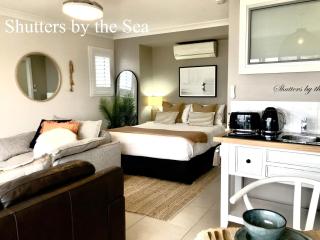 Shutters Hamptons Hideaway with Sea view-Waterfront - 6