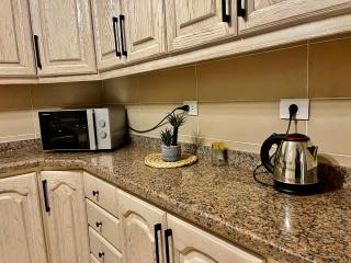 Cozy Lake View Apt in Address East Compound - 1