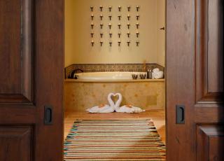 Hacienda Beach Club Residence - 4