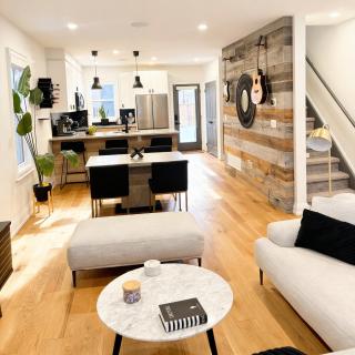 Beautiful modern 2Bdr sunny home with French decor - 1