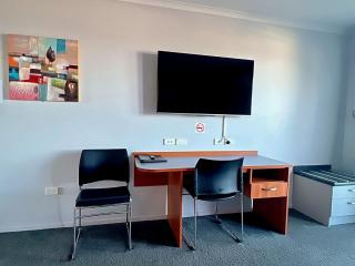 BKs Premier Motel Esplanade - 5